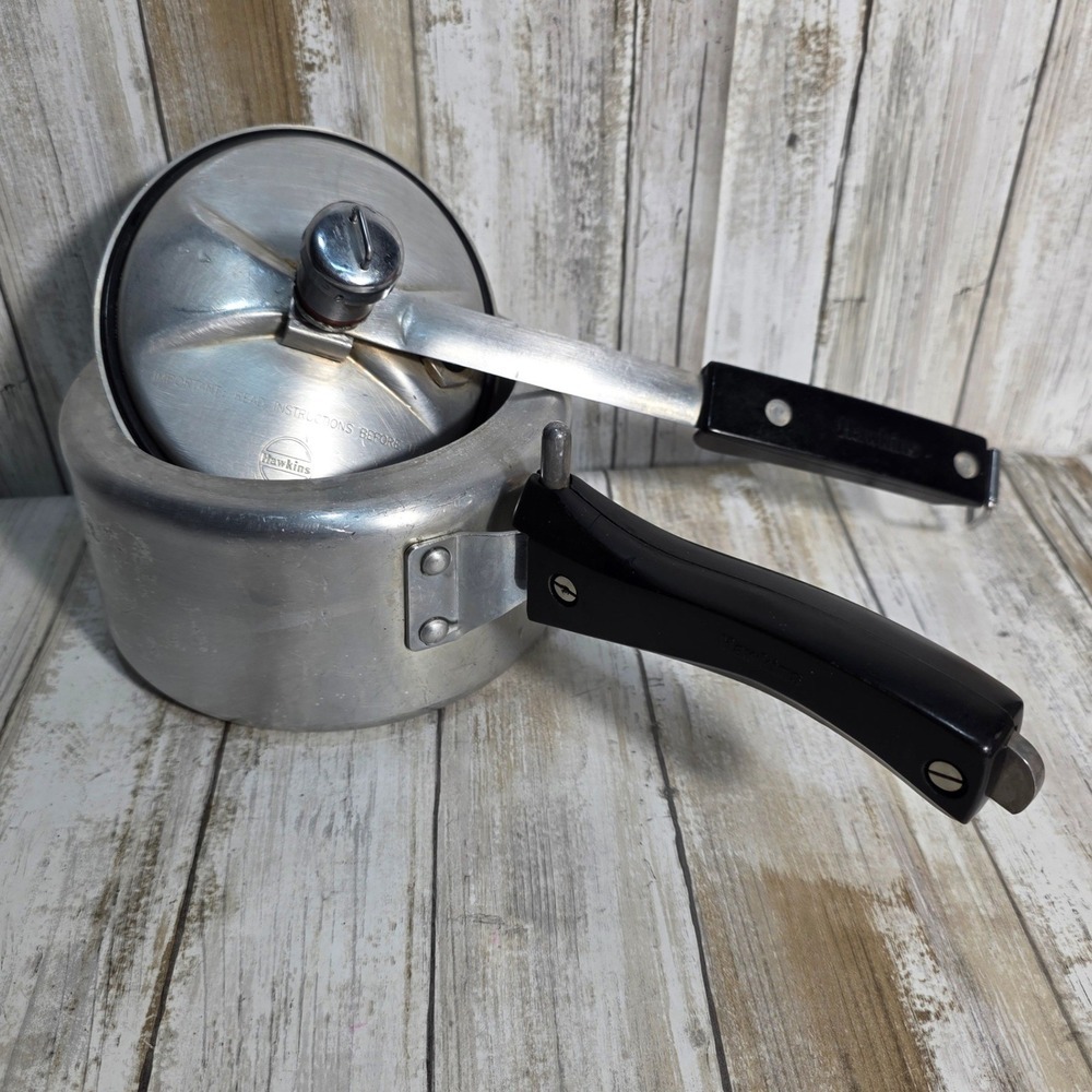 Hawkins Classic 1.5 Litre Aluminum Pressure Cooker Silver Small Batch Pot